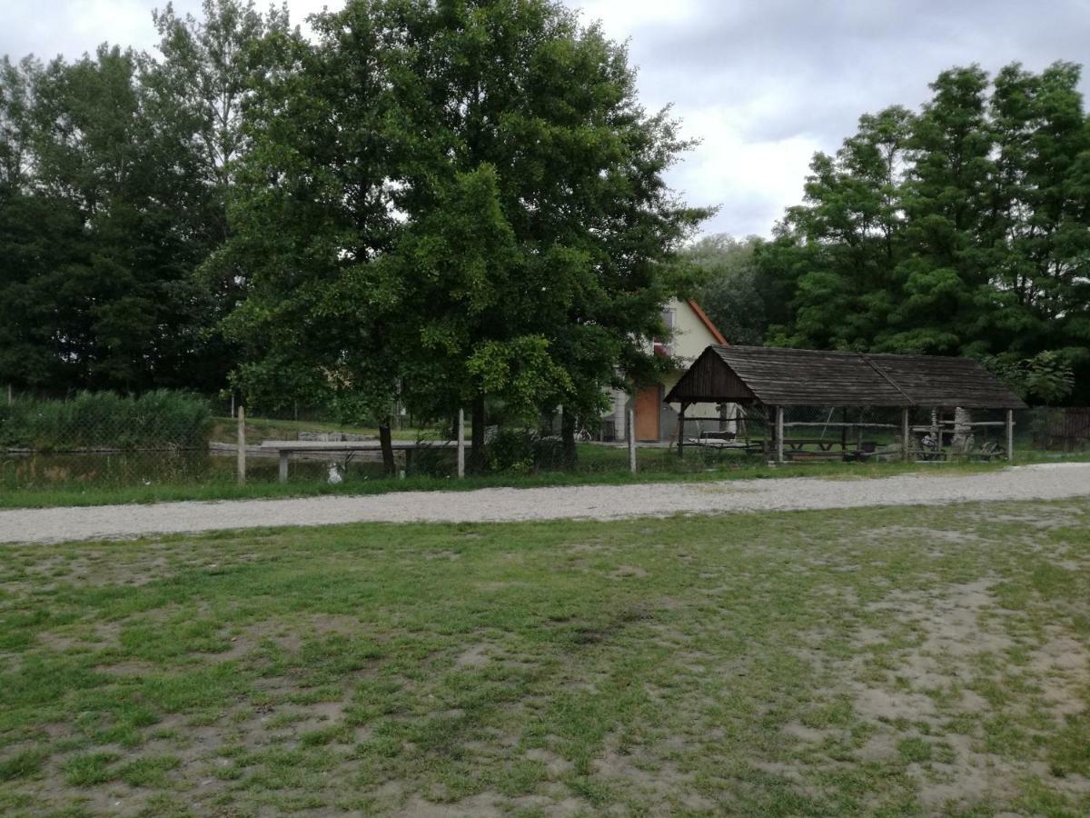 Вілла Agrowczasy Nad Stawem Ґартатовіце Екстер'єр фото